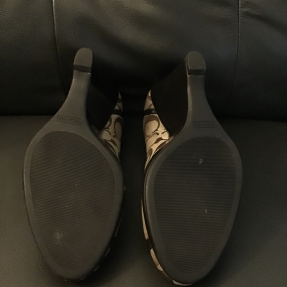 Signature Coach Wedge Shoes - Picture 5 of 5